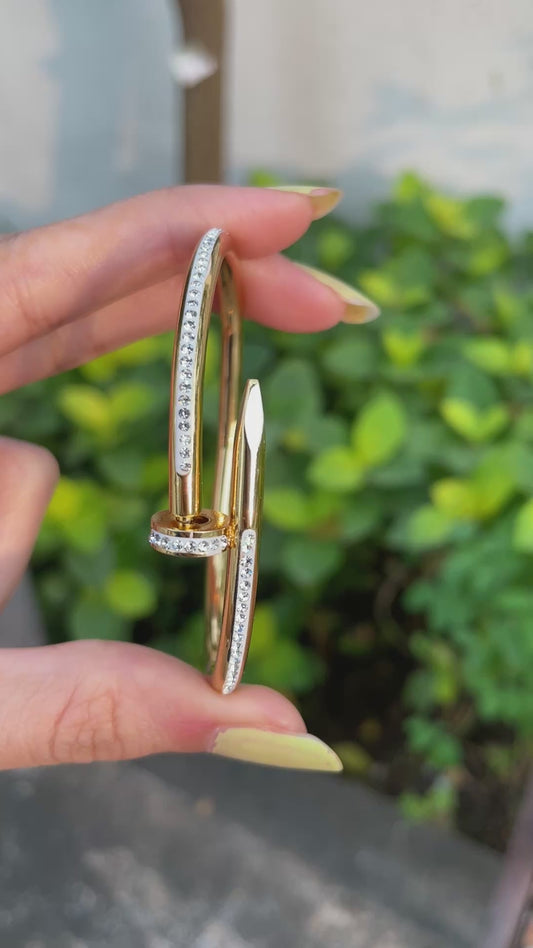 Nail cuff